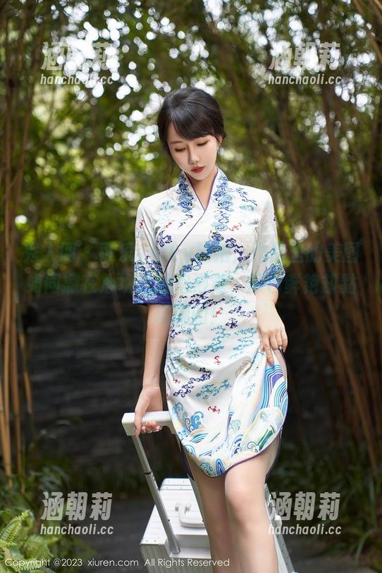 秀人网-可乐Vicky 秀人网 - 可乐Vicky旅拍,作品里的美图如同撒在心坎上的泡泡糖,颜色鲜艳却黏糊糊的!