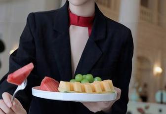 秀人网 – 汐汐baby对连衣裙的演绎，竟然让美图中的每个角落都在Highlighted，精选至极。