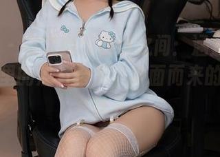 秀人网 – 在束缚与自由之间：涵涵Luna办公室里的照片合集，扑面而来的办公室味儿