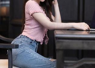 秀人网 – 短裙与糖糖的约会：写真合集，轻松就好