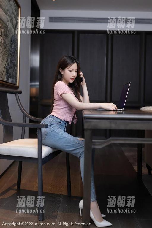 秀人网-糖糖 秀人网 - 短裙与糖糖的约会:写真合集,轻松就好
