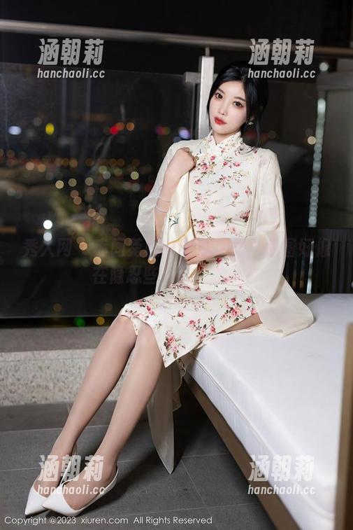 秀人网 - 赤间菀枫的秘书之路：原图好像在隐忍些什么，哈哈！