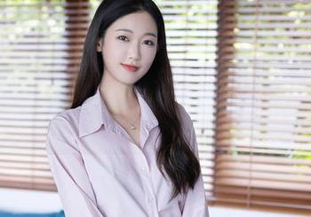 秀人网 – 看高清图包里的油亮陈芊儿，竟然引发了我的吃货本质！