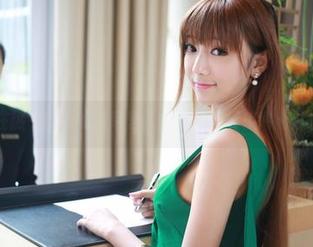 美媛馆 – 在热气腾腾的空间里：Cris_卓娅祺高清浴室瞬间合集