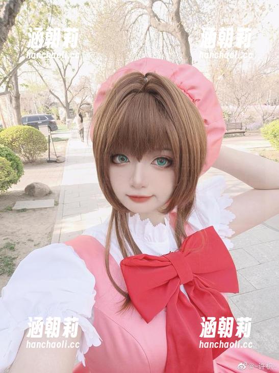 精选水手服写真，许枳的造型搭配间的微妙对话，喵～有点想打听一下后台的趣事儿呢。