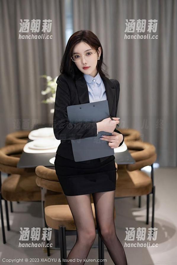 语画界 - 毛衣也能有如此魔力，玥儿玥终于给我带来了一组绝妙的美图