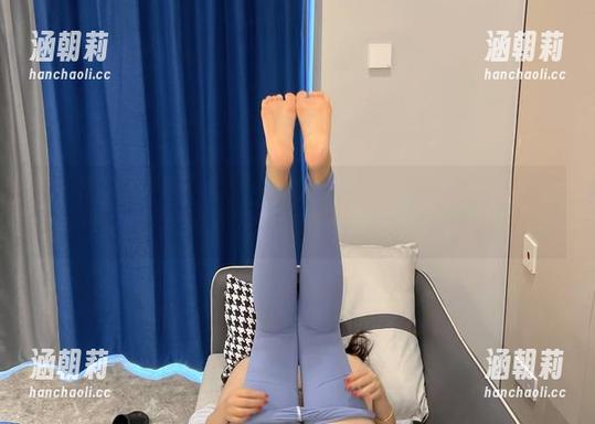 迷人的五姨太 微密圈 - 能不能不说话,光看迷人的五姨太的户外黑丝就够吸引了——原图直接上!