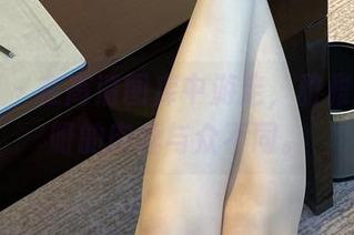 微密圈 – 在高清图库中游走，雅雅的气质呀的肉丝与众不同。