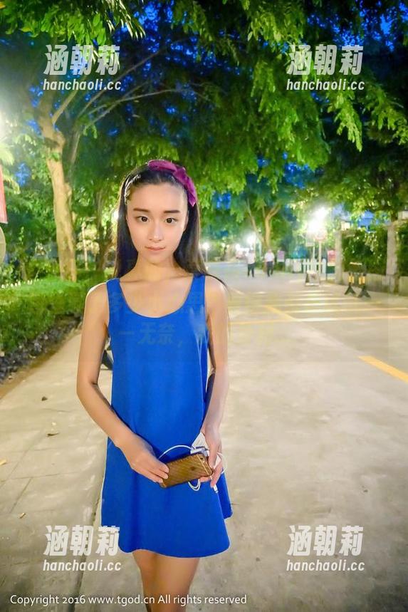 青豆客 - 说真的，莫晓茜sunny的制服图包里藏了多少小心思？看得我都想试试——无奈，我的身材...