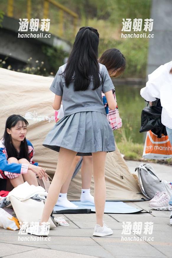 魔镜街拍-婷婷 魔镜街拍 - 微妙的吸引力:婷婷黑丝工作日常图包,下载小心中毒哦
