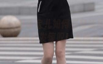 魔镜街拍 – 看萌宝儿如何在商场用包臀裙和哈哈镜引发惊叹！美图合集